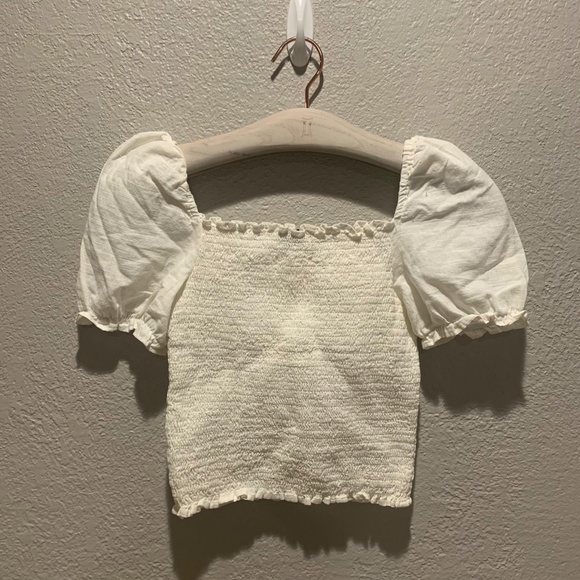 Urban Outfitters white shirred puff sleeve top - Picture 3 of 4
